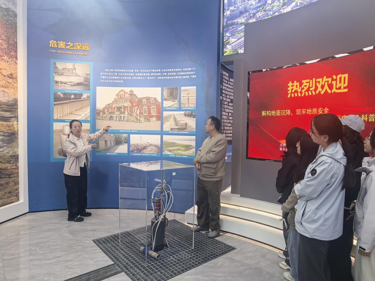 8ae2a68cb3894638a01ba0dd8666349