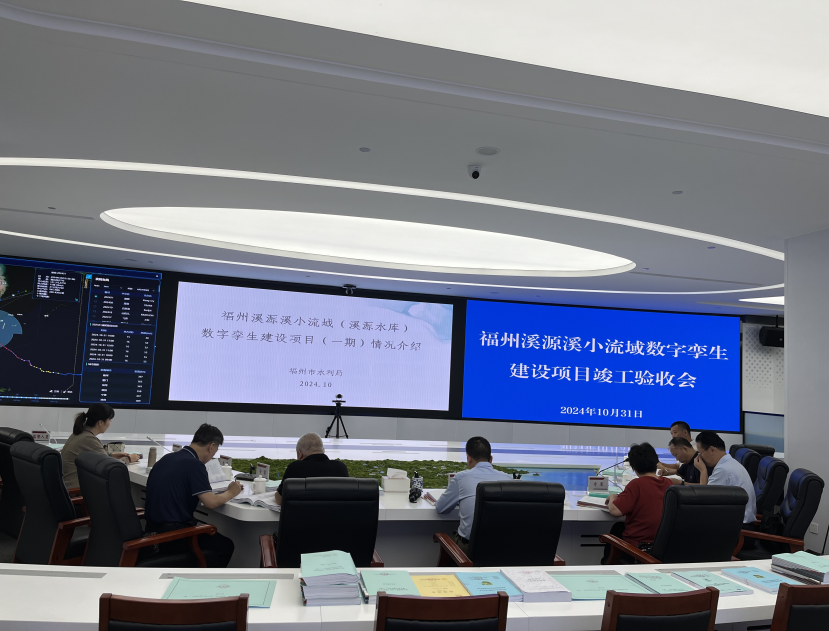 图片包含 室内, 桌子, 人们, 电脑AI 生成的内容可能不正确。